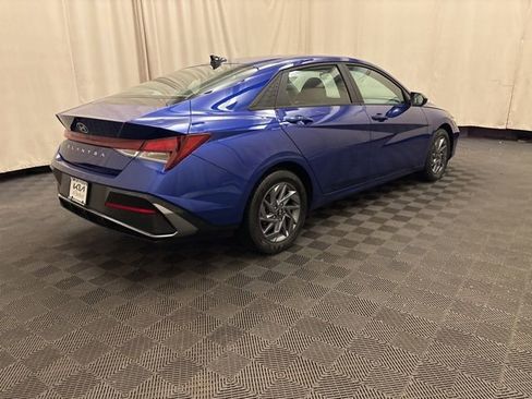 Used 2024 Hyundai Elantra SEL FWD image 5