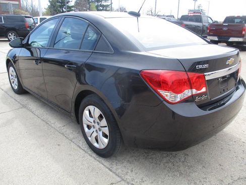 Used 2016 Chevrolet Cruze LS FWD image 4