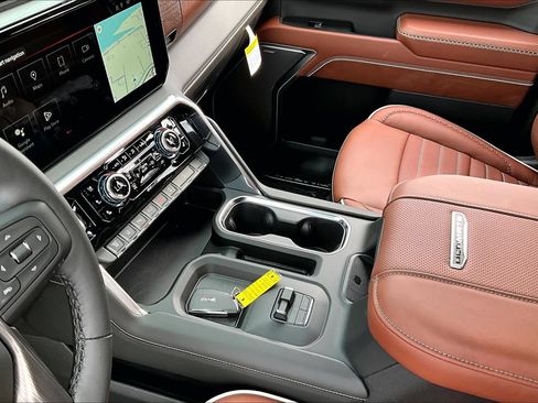 New 2026 GMC Sierra 2500 Denali Ultimate AWD/4WD image 8