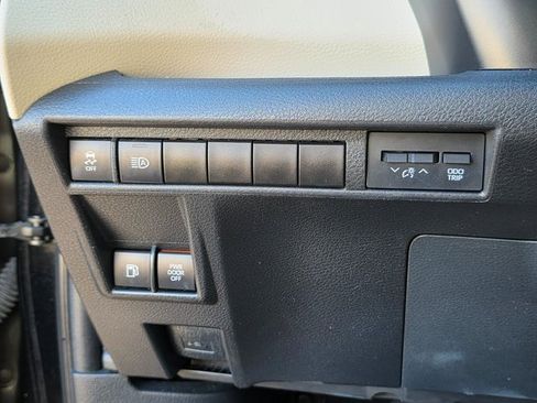 Used 2021 Toyota Sienna XLE image 41