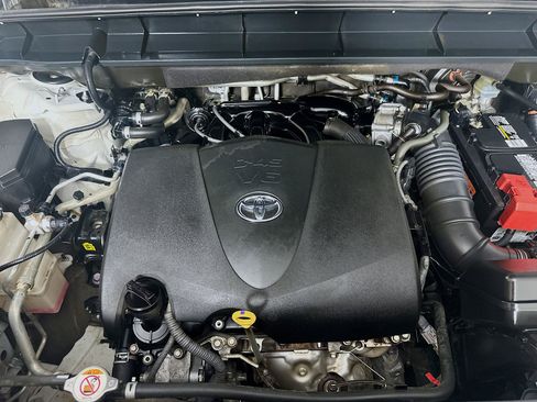 Used 2021 Toyota Highlander XSE FWD image 36