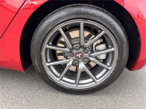 Used 2018 Tesla Model 3 Long Range RWD image 17