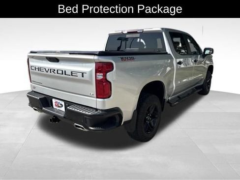 Used 2022 Chevrolet Silverado 1500 LT Trail Boss w/ Convenience Package II AWD/4WD image 8