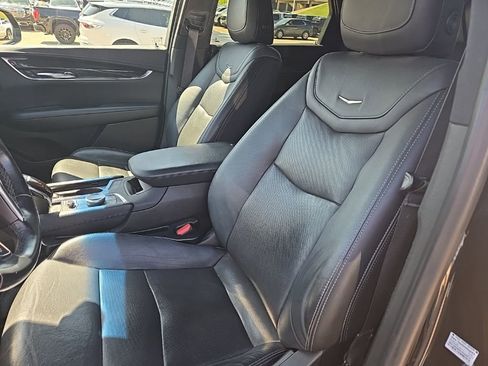 Used 2020 Cadillac XT5 Premium Luxury image 16