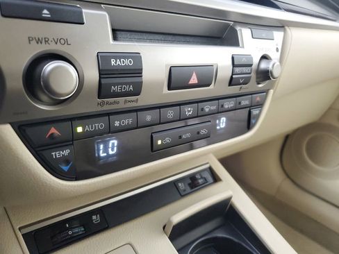 Used 2015 Lexus ES 350 w/ Premium Package FWD image 25