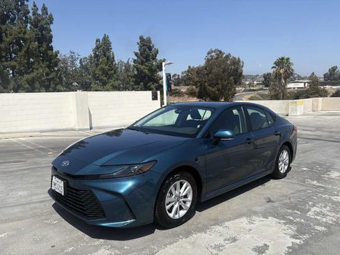 Used 2025 Toyota Camry LE FWD image 2