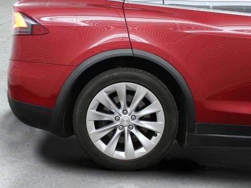 Used 2018 Tesla Model X 75D AWD/4WD image 12