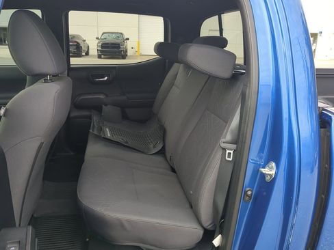 Used 2018 Toyota Tacoma TRD Sport w/ Technology Package image 21