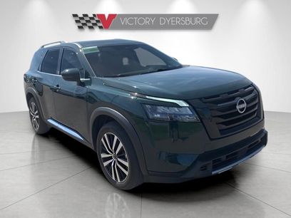 Used 2025 Nissan Pathfinder Platinum w/ Black Appearance Package