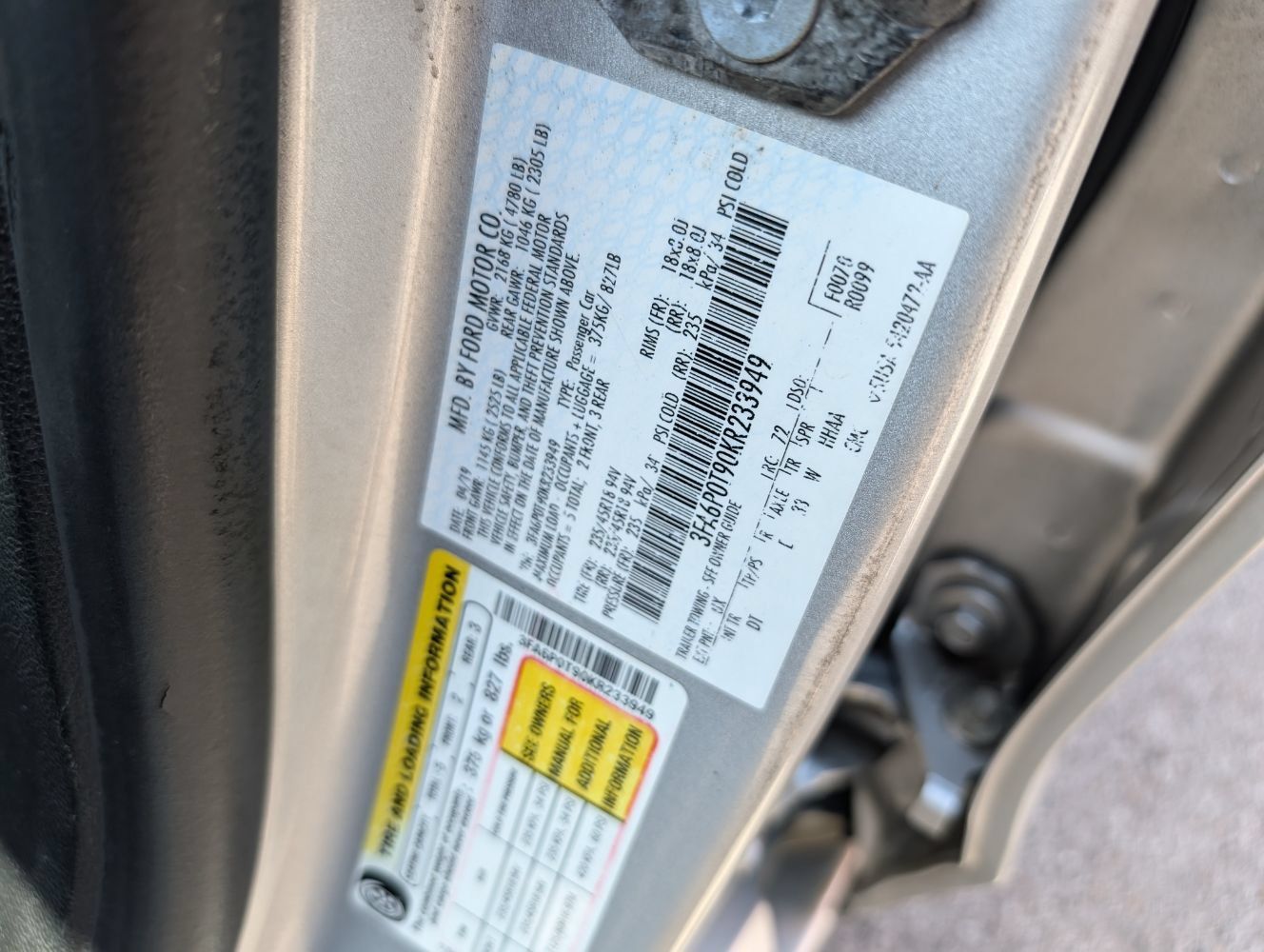 Used 2019 Ford Fusion SE AWD/4WD image 25