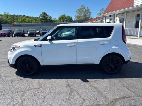 Used 2017 Kia Soul FWD image 4