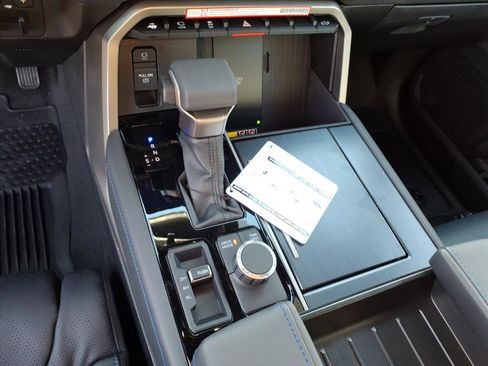 New 2026 Toyota Tundra Platinum AWD/4WD image 16