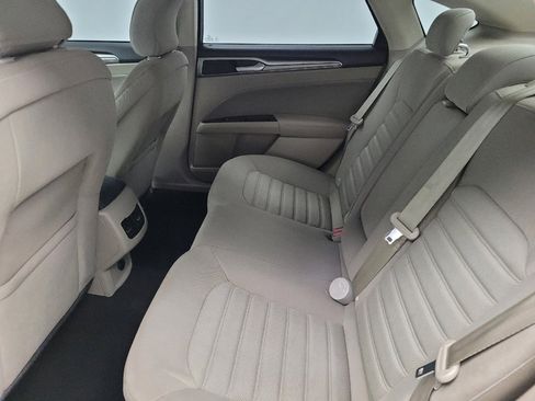Used 2019 Ford Fusion SE FWD image 18