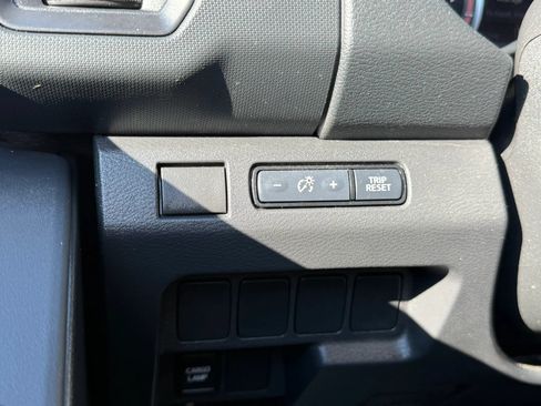 Used 2022 Nissan Frontier S RWD image 22