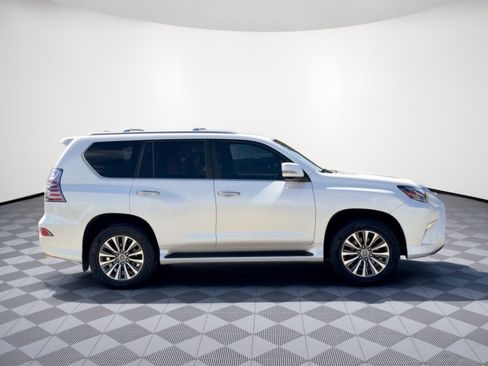 Used 2023 Lexus GX 460 Luxury w/ Accessory Package AWD/4WD image 8