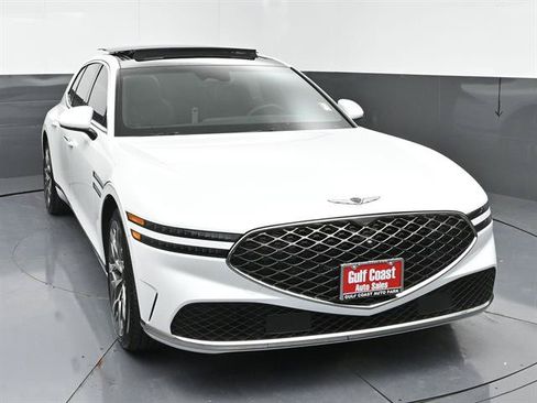 Used 2025 Genesis G90 3.5T AWD/4WD image 3