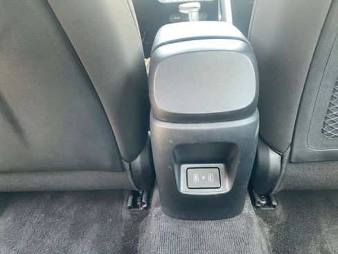 Used 2025 Hyundai Elantra SEL FWD image 31