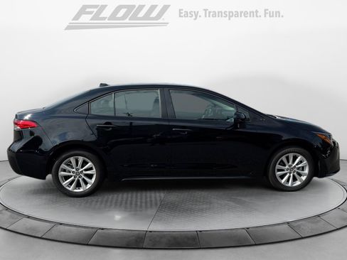 Used 2026 Toyota Corolla LE w/ LE Premium Package FWD image 8