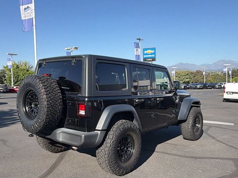 Used 2019 Jeep Wrangler Unlimited Sport S AWD/4WD image 5