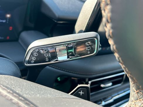 New 2025 Lincoln Aviator AWD w/ Equipment Group 101A image 34