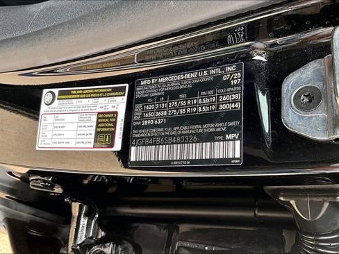 Used 2025 Mercedes-Benz GLE 350 4MATIC image 35