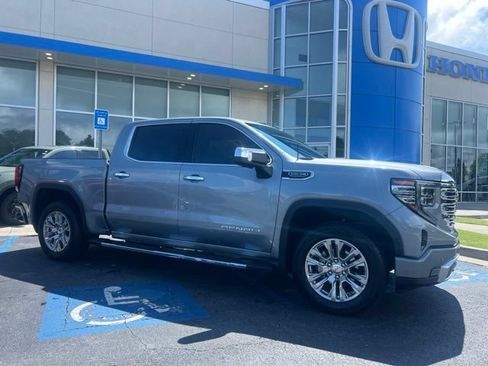 Used 2024 GMC Sierra 1500 Denali AWD/4WD image 4
