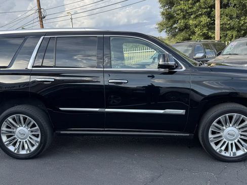Used 2018 Cadillac Escalade Platinum AWD/4WD image 8