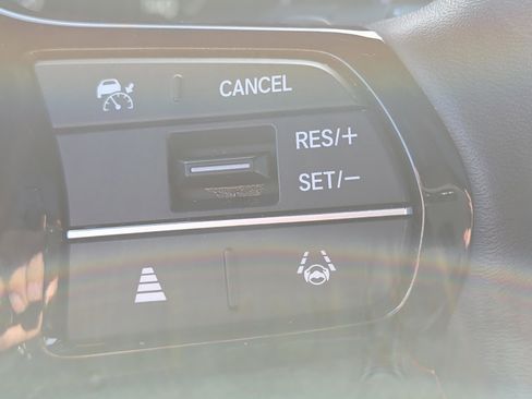 Used 2025 Honda Pilot TrailSport image 23