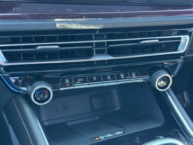 New 2027 Chevrolet Traverse RS w/ LPO, Floor Liner Package FWD image 18