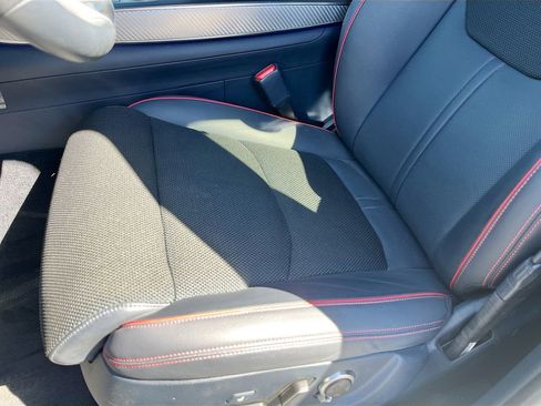 Used 2025 Genesis GV70 3.5T Sport image 19