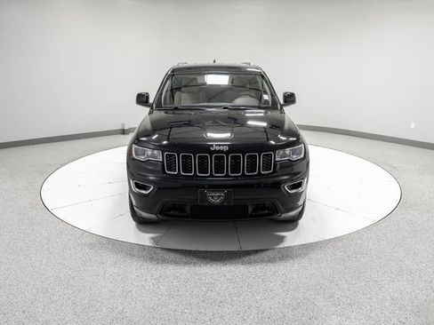 Used 2019 Jeep Grand Cherokee Laredo AWD/4WD image 28