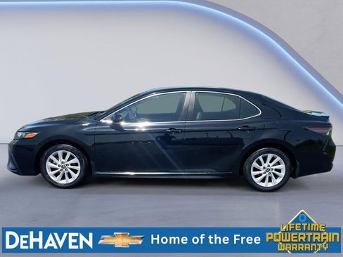 Used 2024 Toyota Camry SE FWD image 3