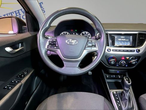 Used 2020 Hyundai Accent SE FWD image 8