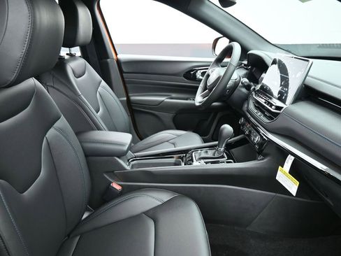 New 2026 Jeep Compass Limited image 18