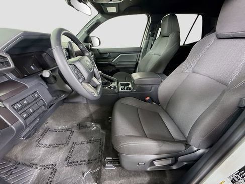 Certified 2025 Toyota 4Runner SR5 AWD/4WD image 19