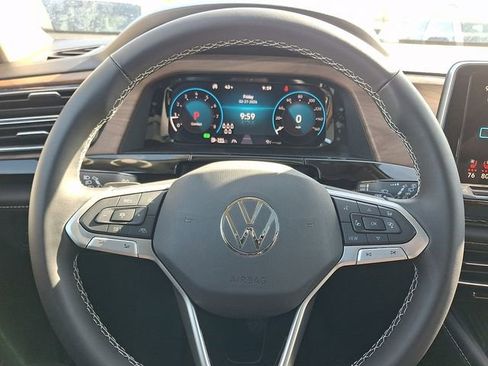 New 2026 Volkswagen Atlas SE image 10