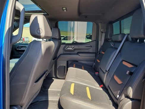 Used 2024 GMC Sierra 1500 AT4 w/ Technology Package image 16