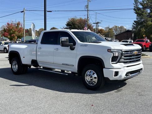New 2026 Chevrolet Silverado 3500 High Country AWD/4WD image 2