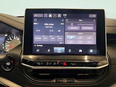 Used 2025 Jeep Compass Trailhawk AWD/4WD image 22