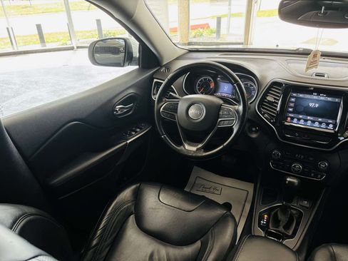Used 2020 Jeep Cherokee Limited FWD image 48