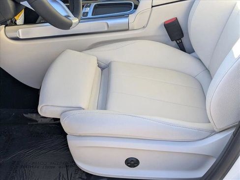 Used 2026 Mercedes-Benz GLB 250 4MATIC image 7