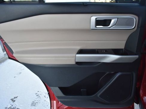 Used 2023 Ford Explorer Limited image 33