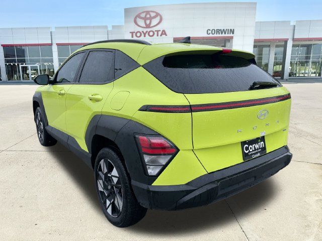 Used 2025 Hyundai Kona SEL AWD/4WD image 3