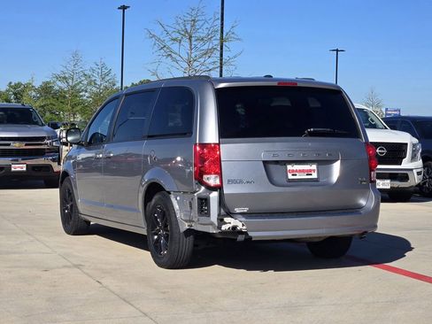Used 2019 Dodge Grand Caravan GT FWD image 4