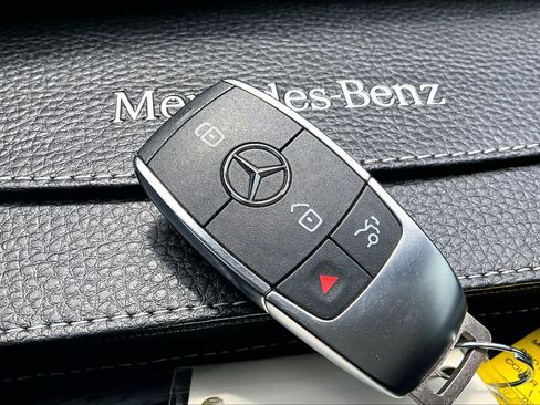Used 2023 Mercedes-Benz GLS 450 4MATIC image 15