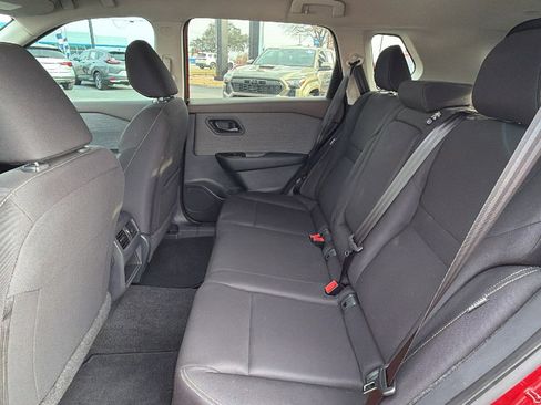 Used 2023 Nissan Rogue S image 17