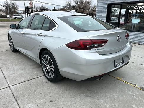 Used 2018 Buick Regal Essence image 7