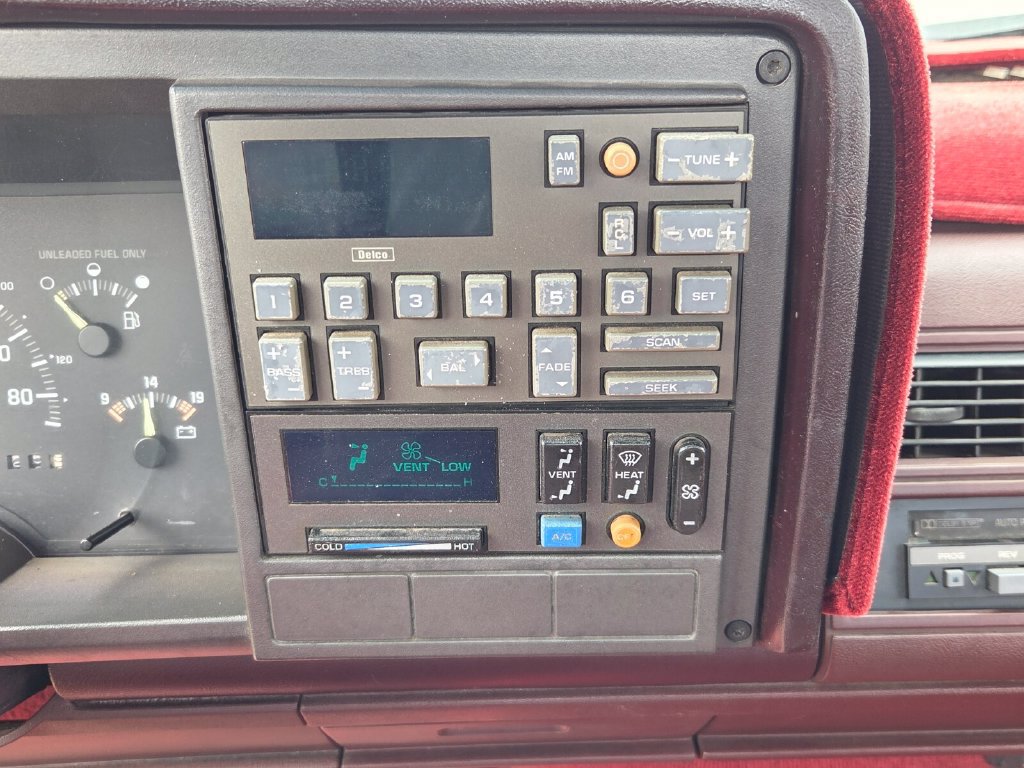 Used 1992 Chevrolet Silverado 1500 2WD Regular Cab image 31