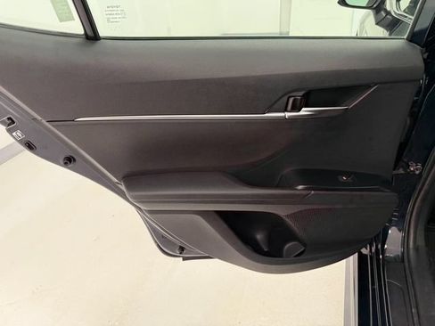 Used 2019 Toyota Camry SE FWD image 35