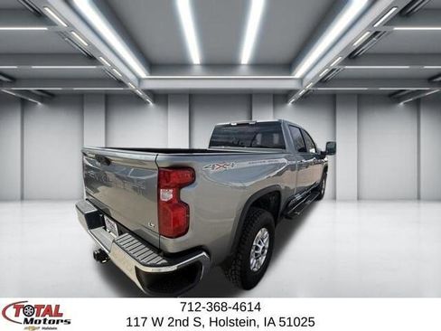 Used 2025 Chevrolet Silverado 2500 LT w/ Convenience Package AWD/4WD image 9
